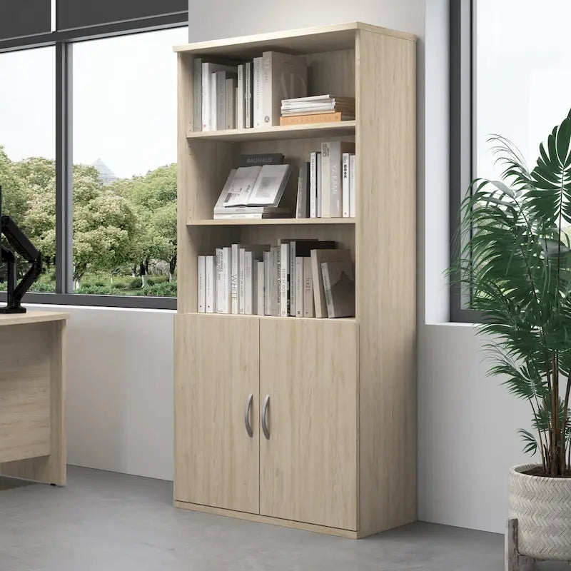 Bücherregal mit 5 Fächern und Türen