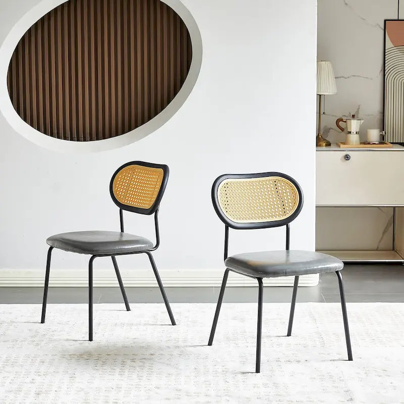 Chaise de salle à manger moderne en similicuir PU avec structure métallique et dossier en PP