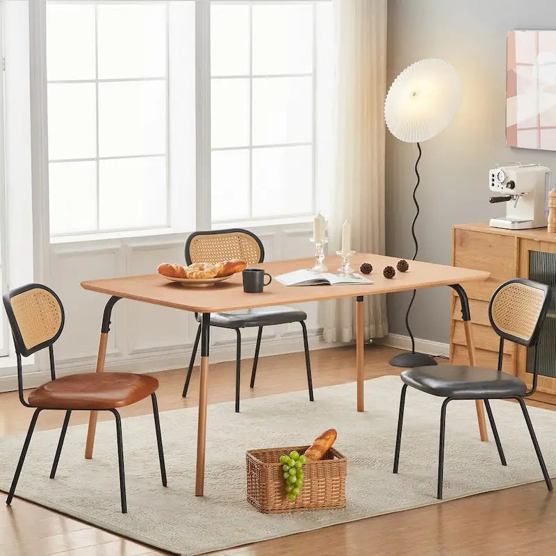 Chaise de salle à manger moderne en similicuir PU avec structure métallique et dossier en PP