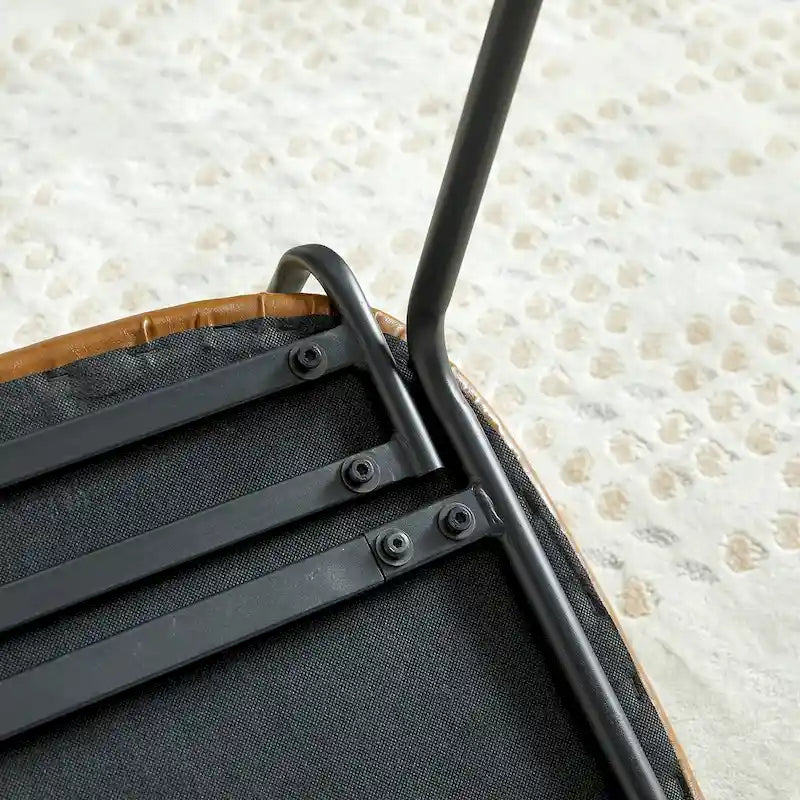 Chaise de salle à manger moderne en similicuir PU avec structure métallique et dossier en PP